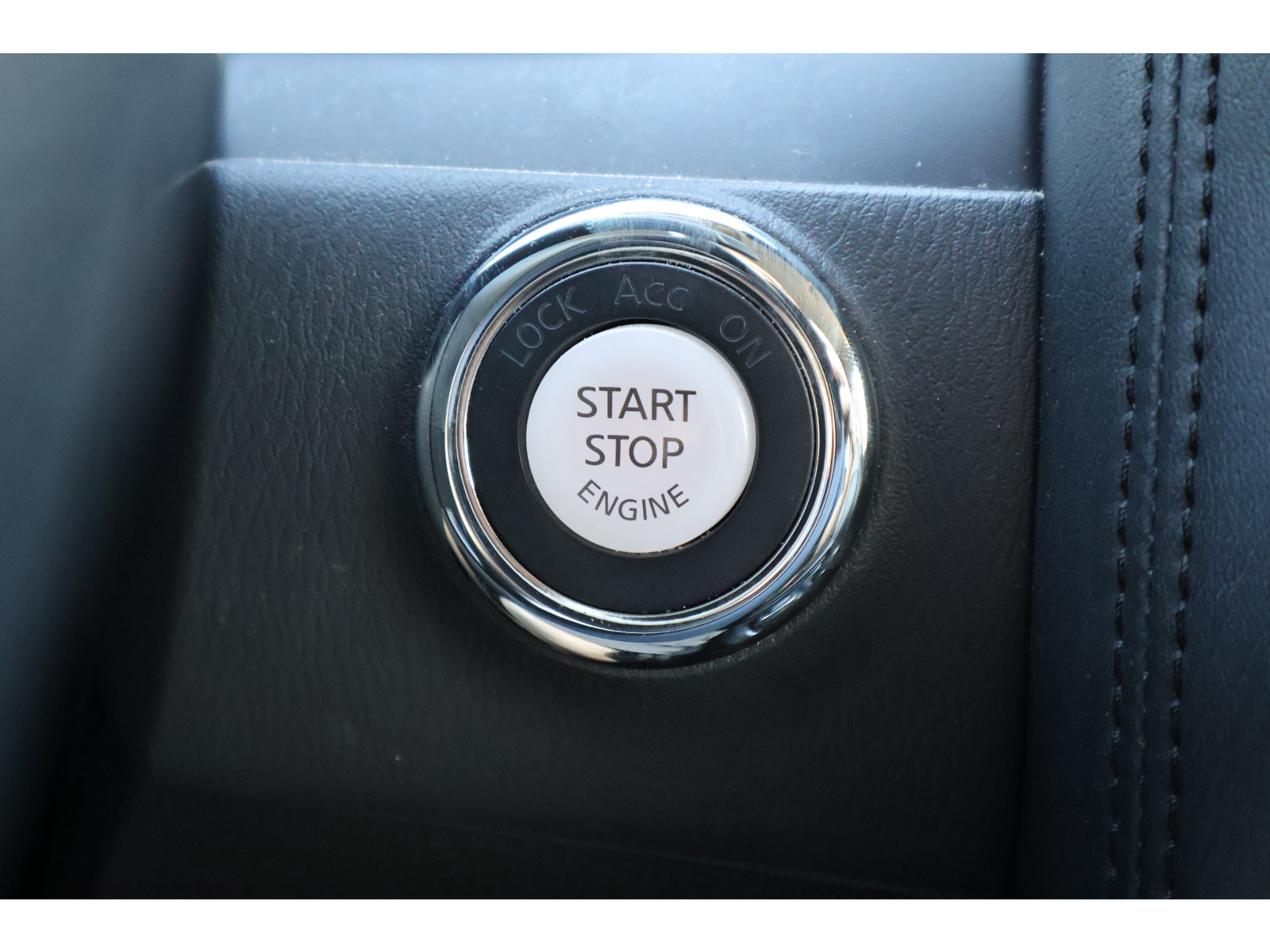 Used 2024 Nissan Armada SV AWD/4WD image 7