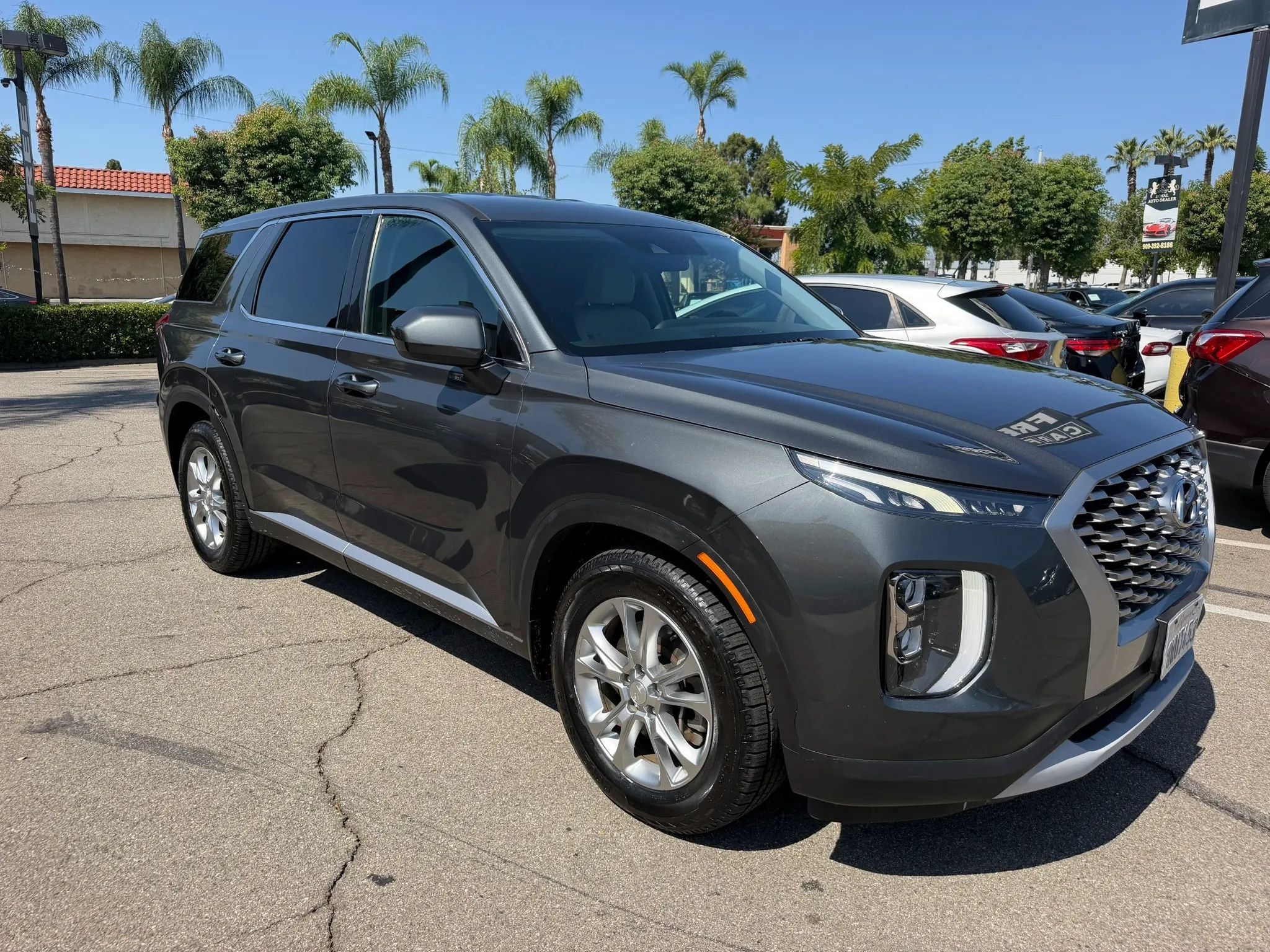 Used 2021 Hyundai Palisade SE FWD image 3