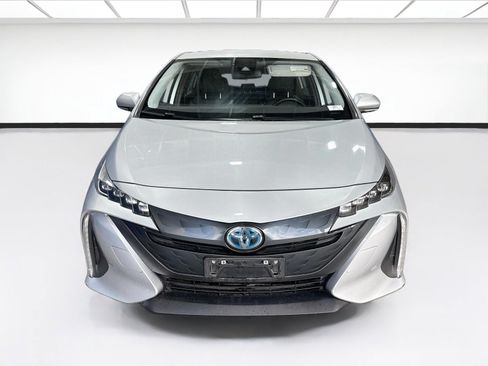 Used 2022 Toyota Prius Prime XLE FWD image 2