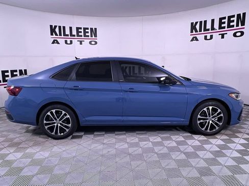 New 2025 Volkswagen Jetta SE image 8