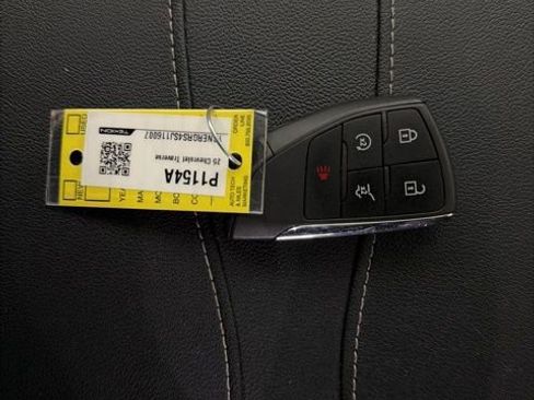 Used 2025 Chevrolet Traverse LT w/ Driver Confidence Package image 36