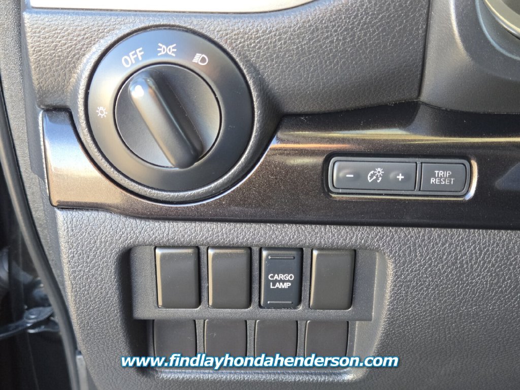 Used 2017 Nissan Titan SV RWD image 27