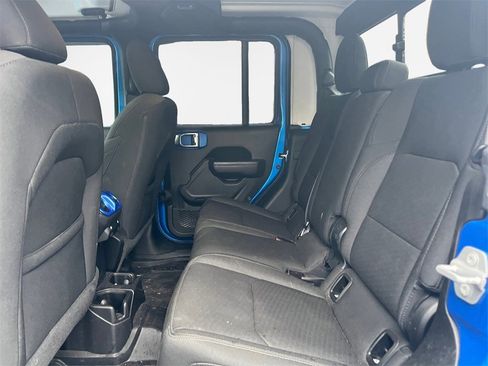 Used 2022 Jeep Gladiator Sport image 24