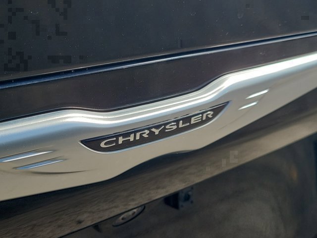 Used 2023 Chrysler Voyager LX FWD image 10