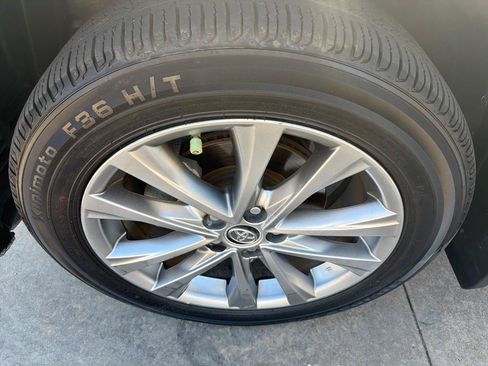 Used 2017 Toyota RAV4 Limited FWD image 39