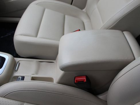 Used 2017 Volkswagen Tiguan S image 20