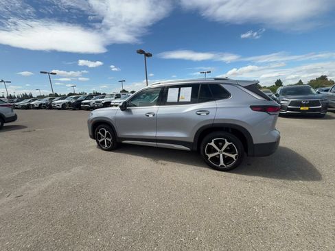 Used 2026 Volkswagen Tiguan SE AWD/4WD image 9