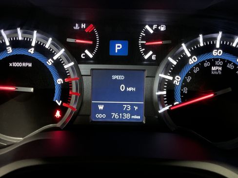 Used 2018 Toyota 4Runner SR5 Premium AWD/4WD image 11