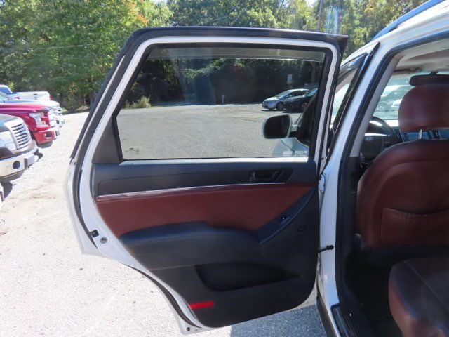 Used 2011 Hyundai Veracruz Limited w/ Navigation Pkg 3 FWD image 13