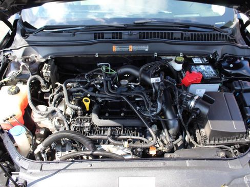 Used 2019 Ford Fusion SE w/ Equipment Group 151A image 8