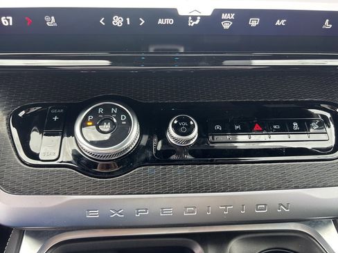 New 2026 Ford Expedition Platinum w/ Stealth Appearance Package image 25