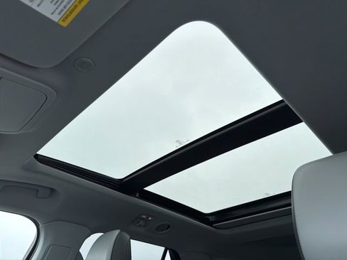 Used 2021 Ford Explorer XLT w/ Equipment Group 202A image 27