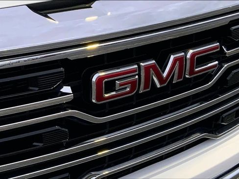 Used 2024 GMC Sierra 1500 SLT image 28