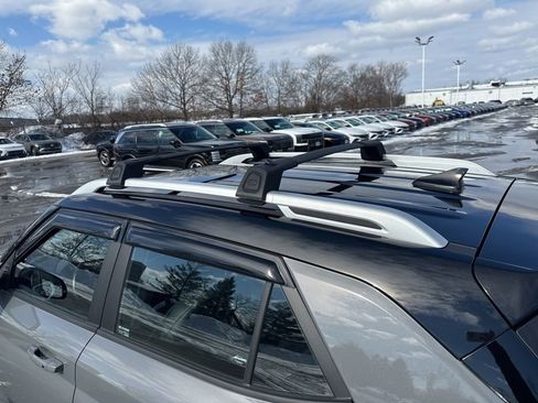 Used 2022 Hyundai Venue Limited image 15