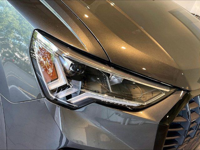 Certified 2025 Audi Q3 2.0T Premium Plus w/ Premium Plus Package AWD/4WD image 12