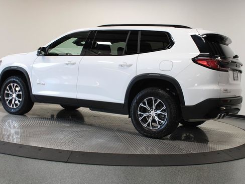 Used 2026 GMC Acadia AT4 w/ Luxury Package AWD/4WD image 8