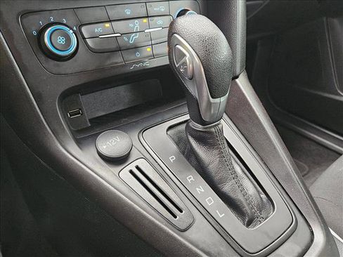 Used 2018 Ford Focus SE FWD image 14