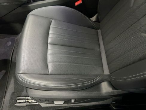 Used 2024 Audi Q8 e-tron Premium Plus image 14