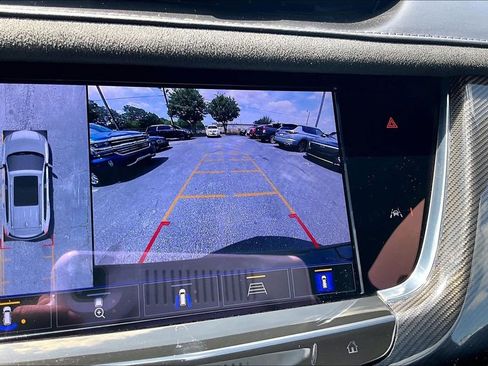 Certified 2023 Cadillac XT6 Sport w/ LPO, ONYX Package AWD/4WD image 14