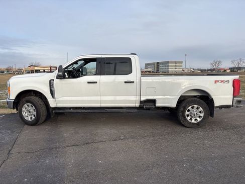 Used 2023 Ford F350 XLT w/ FX4 Off-Road Package image 7