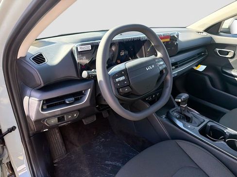 New 2026 Kia K4 LXS FWD image 9