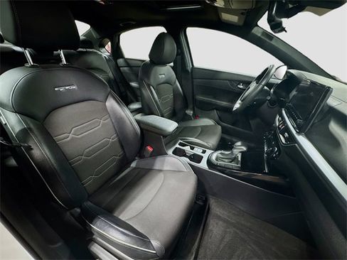 Used 2023 Kia Forte GT-Line w/ GT-Line Premium Package image 31