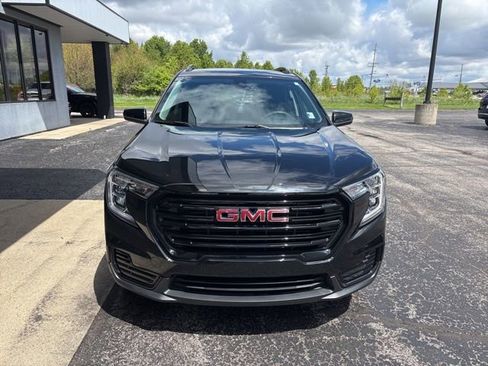 Used 2024 GMC Terrain SLE w/ Elevation Edition AWD/4WD image 7