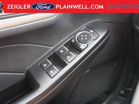 Used 2022 Ford Escape SEL w/ Equipment Group 302A AWD/4WD image 29