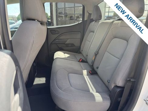 Used 2022 Chevrolet Colorado W/T w/ WT Convenience Package AWD/4WD image 14