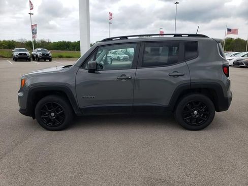 Used 2021 Jeep Renegade Latitude AWD/4WD image 9