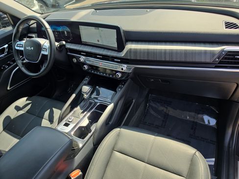 Certified 2025 Kia Telluride SX w/ SX Captain's Chair Package FWD image 12