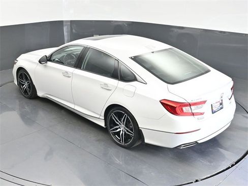Certified 2022 Honda Accord Touring image 30