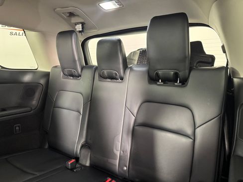 Used 2023 Nissan Pathfinder Platinum AWD/4WD image 12