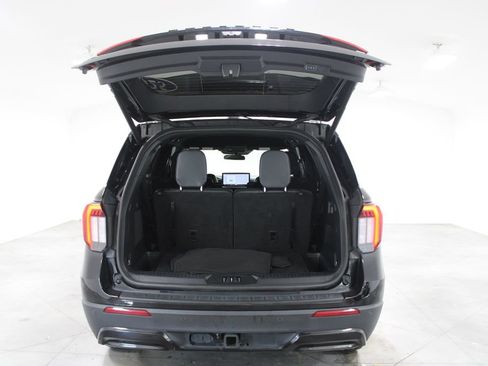 Used 2025 Ford Explorer ST-Line AWD/4WD image 32