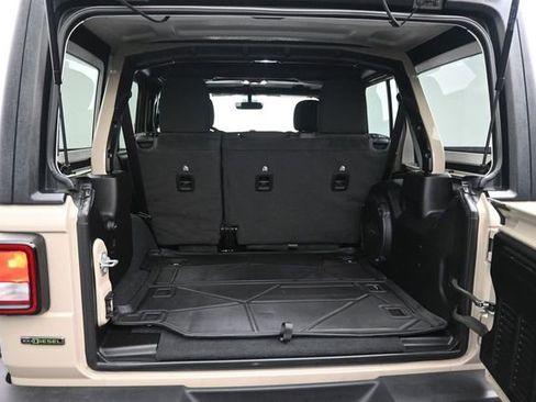 Used 2022 Jeep Wrangler Unlimited Sport AWD/4WD image 18