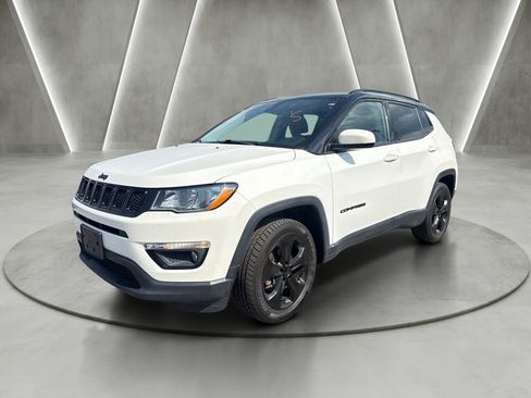 Used 2018 Jeep Compass Latitude AWD/4WD image 3