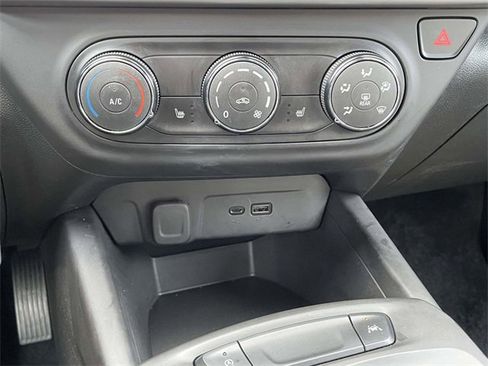 Used 2024 Chevrolet Trax RS w/ Driver Confidence Package image 29