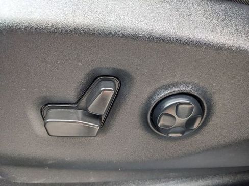 Certified 2021 Chrysler Pacifica Touring-L w/ S Appearance Package image 7