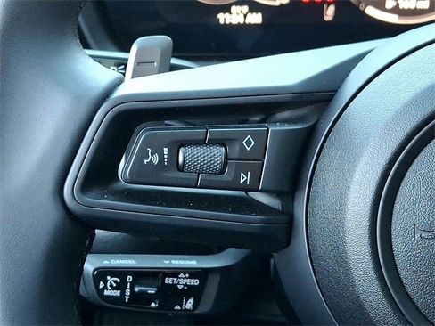 Certified 2025 Porsche Cayenne Coupe image 27