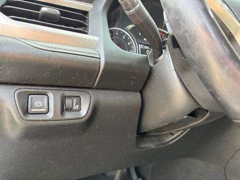 Used 2019 GMC Acadia SLT FWD image 13