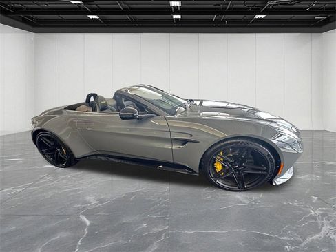 New 2026 Aston Martin V8 Vantage Convertible image 9