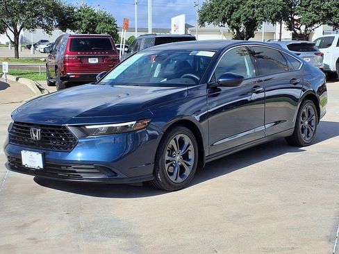 Certified 2023 Honda Accord EX image 3