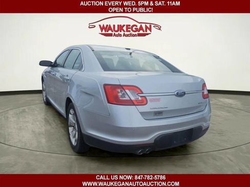 Used 2010 Ford Taurus SEL image 6