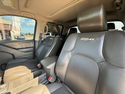 Used 2015 Nissan Frontier PRO-4X AWD/4WD image 19
