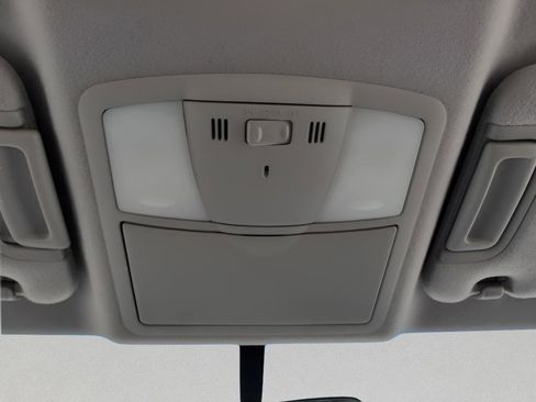 Used 2011 Nissan Quest S image 24