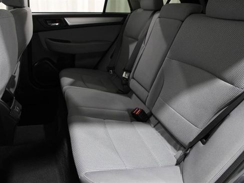 Used 2019 Subaru Outback 2.5i Premium image 18