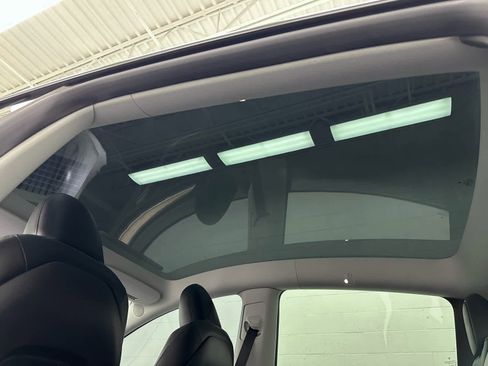 Used 2023 Tesla Model Y Long Range image 38