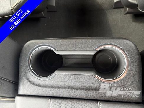 Used 2024 Chevrolet Suburban Premier w/ Premium Package 2 image 25