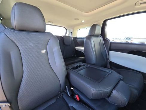 Used 2024 Kia Carnival SX Prestige image 14
