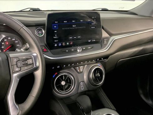 Used 2025 Chevrolet Blazer LT AWD/4WD image 6